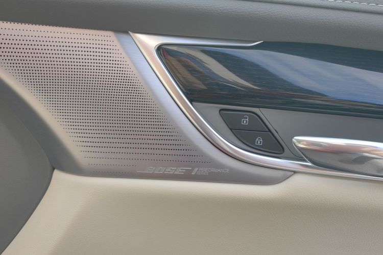 凯迪拉克XT6 2022款 2.0T 七座四驱豪华型标准版车身外观6007