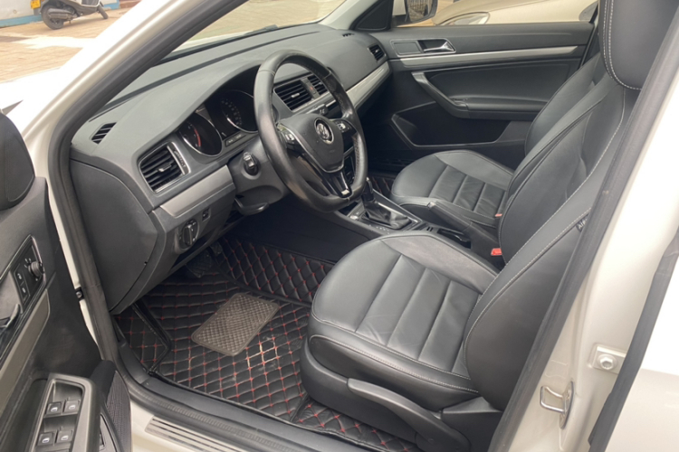 大众 朗逸 2017款 1.6L 自动舒适版中控内饰7001