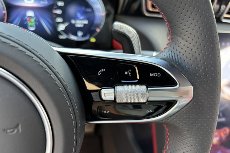 红旗H6 2023款 2.0T 致尚版中控内饰7006