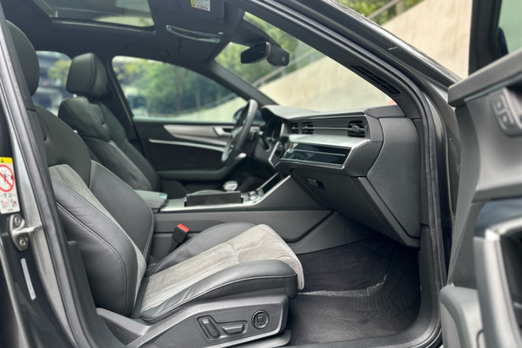 奥迪A6L 2019款 40 TFSI 豪华动感型中控内饰7007
