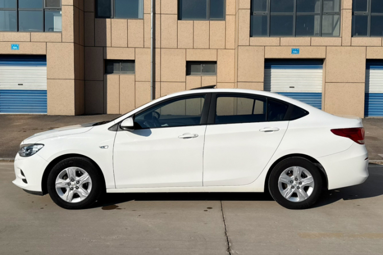 雪佛兰 科沃兹 2019款 320 自动欣享天窗版车身外观6004