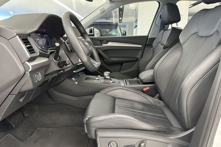 奥迪Q5L 2018款 45 TFSI 尊享运动型 国V中控内饰7014