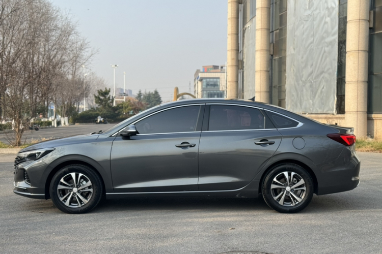 长安 逸动 2021款 PLUS 蓝鲸NE 1.4T GDI DCT尊贵型车身外观6006