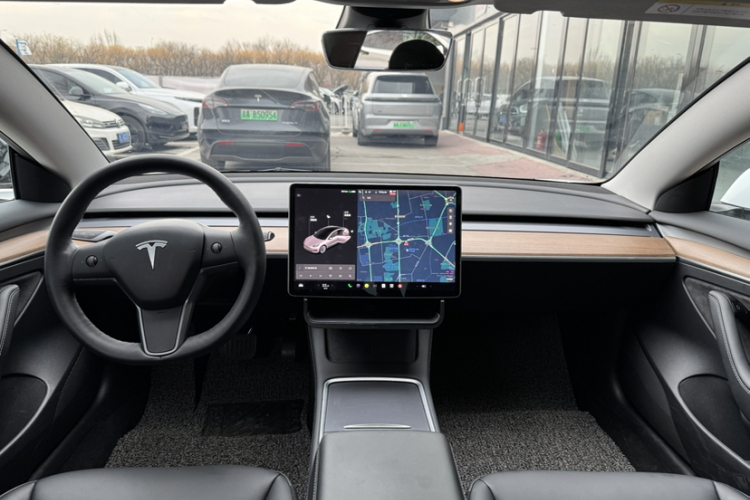 特斯拉 Model 3 2021款 标准续航后驱升级版 3D6中控内饰7002