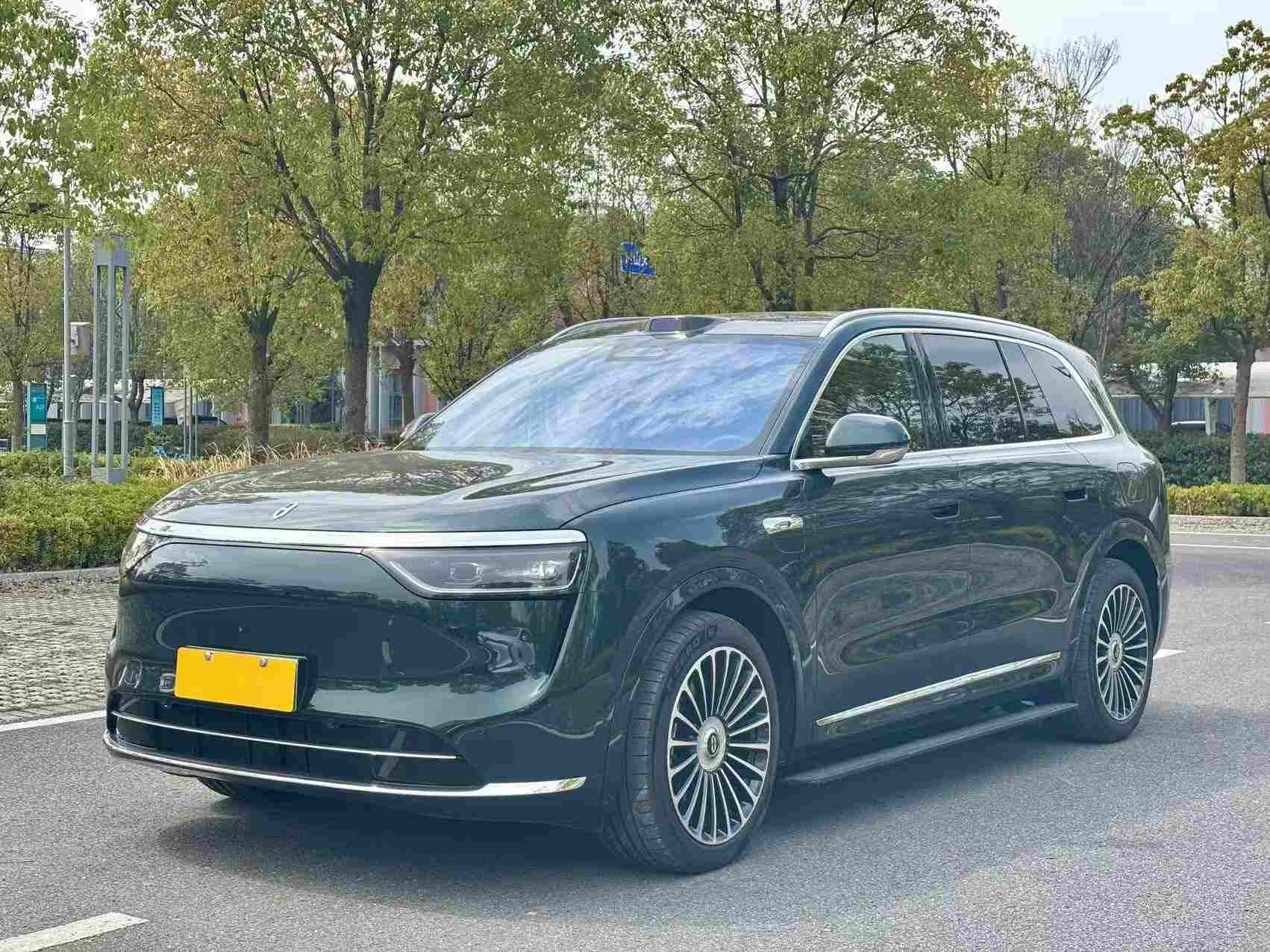 南京二手鸿蒙智行问界M8 2025款 开一年亏多少？