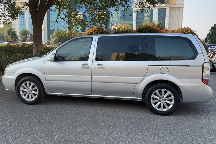 别克GL8 2014款 2.4L 经典版车身外观6007