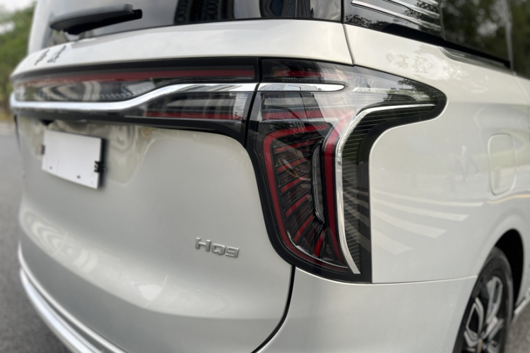 红旗HQ9 2023款 2.0T 智联旗享版车身外观6005