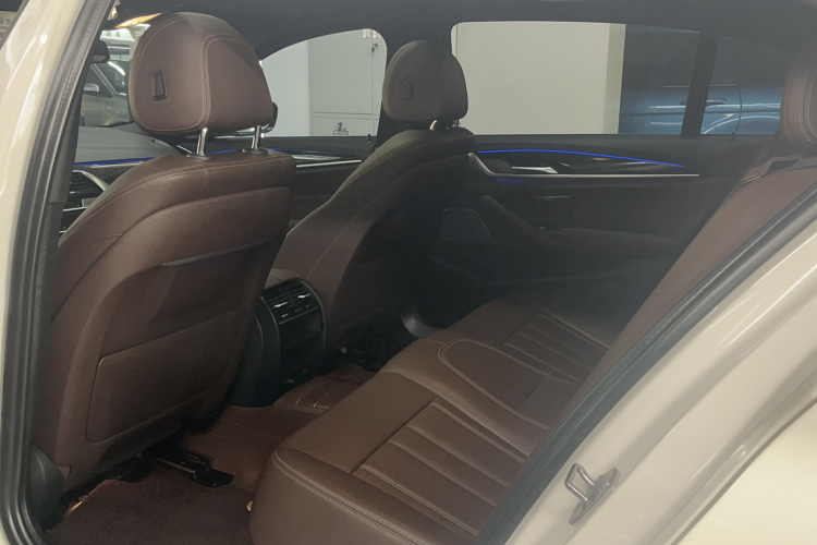 宝马5系 2019款 改款 525Li M运动套装中控内饰7004