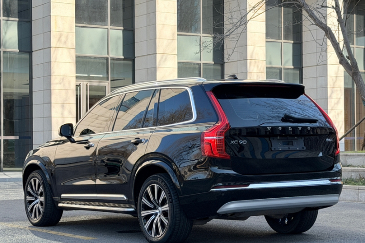 沃尔沃XC90 2022款 B6 智雅豪华版 7座车身外观6005