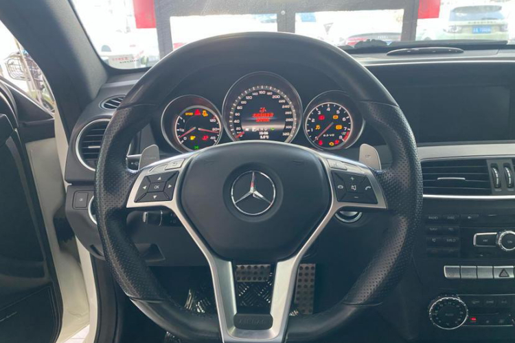 奔驰C级AMG 2012款 AMG C 63 Coupe 动感型中控内饰7002