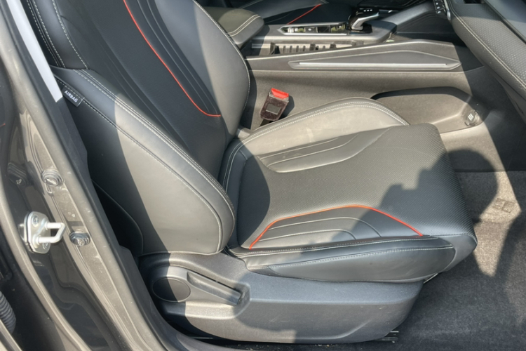 吉利汽车 2024款 缤瑞COOL 1.5T DCT龙腾版车身外观6002