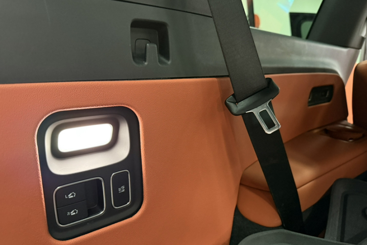 理想汽车 理想L9 2024款 Ultra中控内饰7009