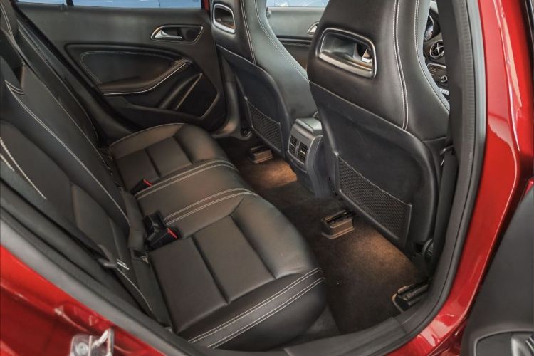 奔驰GLA 2019款 GLA 200 动感型中控内饰7002