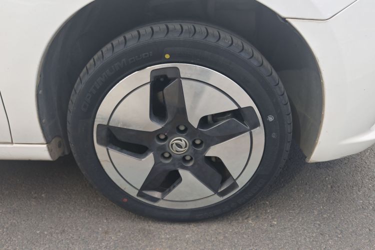 东风风神E70 2021款 改款二 500 超悦版车身外观6007