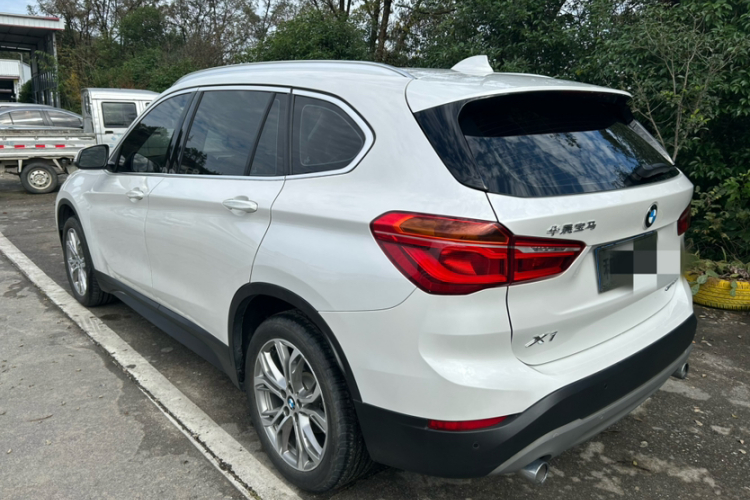 宝马X1 2018款 sDrive20Li 领先型车身外观6009