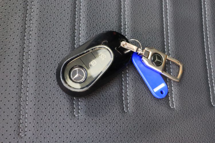 奔驰C级 2023款 改款 C 260 L 运动版中控内饰7005