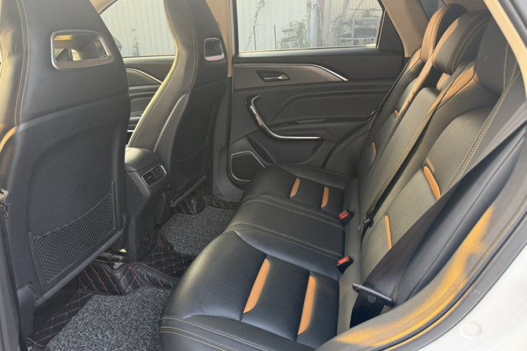 奔腾T77 2019款 230 TID 自动豪华型 国V中控内饰7002