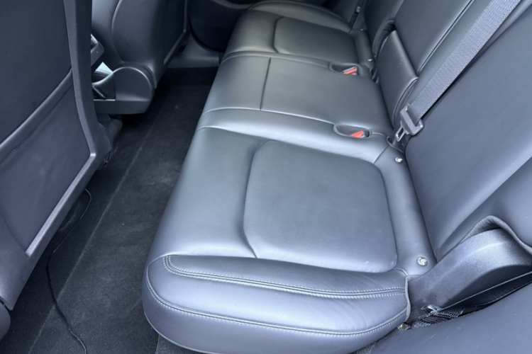 特斯拉 Model Y 2022款 后轮驱动版中控内饰7011