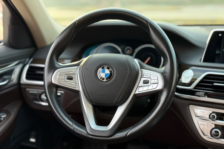 宝马7系 2018款 730Li 领先型 卓越套装局部细节18