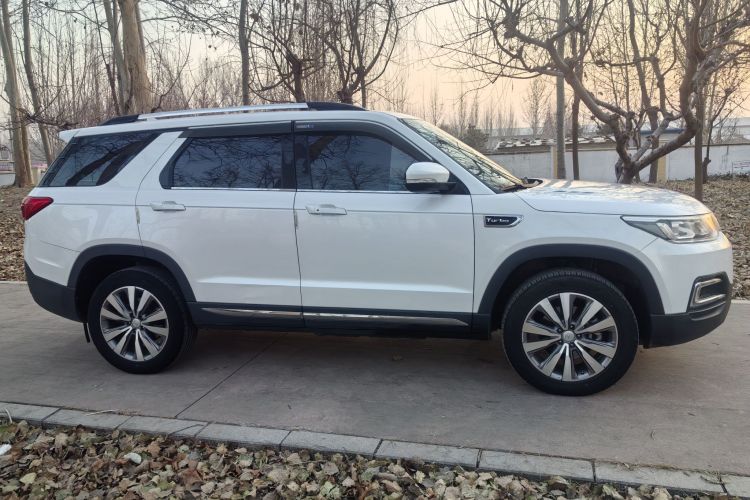 长安CS95 2017款 2.0T 两驱智途版车身外观6003