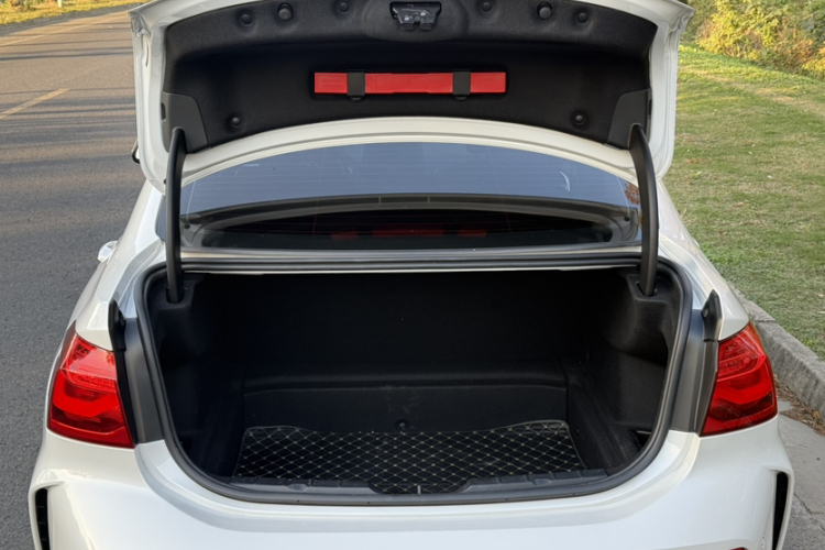 宝马1系 2019款 118i M运动套装局部细节23