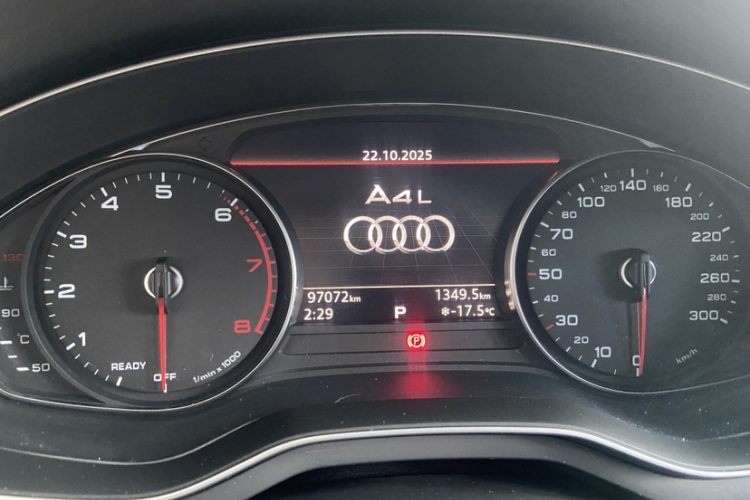 奥迪A4L 2019款 40 TFSI 进取型 国VI中控内饰15