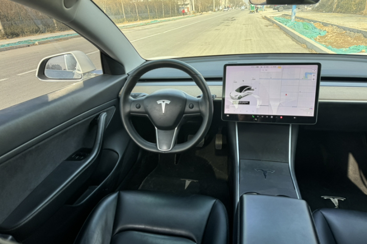 特斯拉 Model 3 2020款 标准续航后驱升级版中控内饰7001
