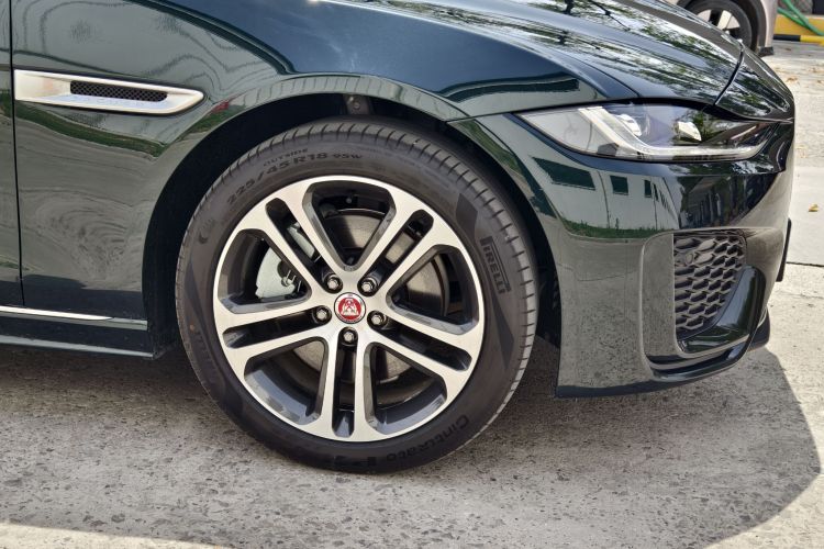 捷豹XEL 2024款 2.0T 250PS R-DYNAMIC S进取运动版车身外观6008