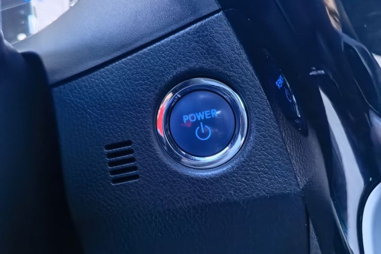 丰田 雷凌双擎E+ 2019款 1.8PH V E-CVT豪华版局部细节9002