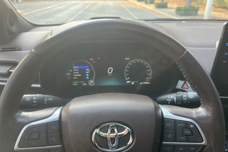 丰田 赛那SIENNA 2021款 2.5L混动 铂金版中控内饰7008