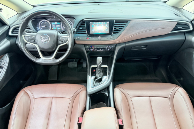 别克GL6 2019款 18T 6座互联豪华型 国VI中控内饰7002