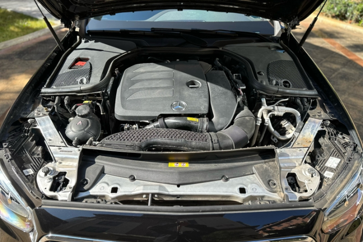 奔驰E级 2023款 改款 E 300 L 时尚型车身外观6011