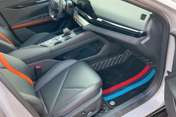 长安UNI-V 2022款 1.5T 运动版车身外观6005