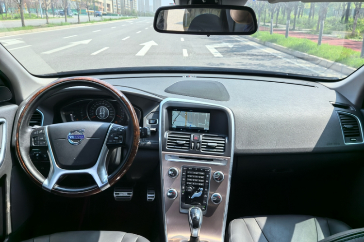 沃尔沃XC60 2017款 T5 智行升级版中控内饰7002