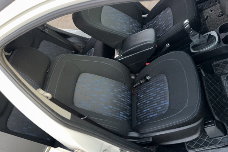 哈弗H1 2017款 红标 1.5L AMT舒适型局部细节41