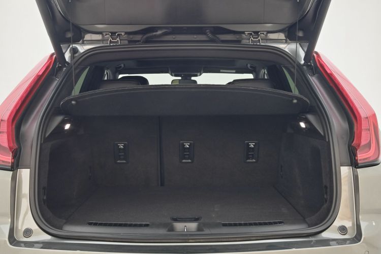 凯迪拉克XT4 2018款 28T 两驱领先型中控内饰7010