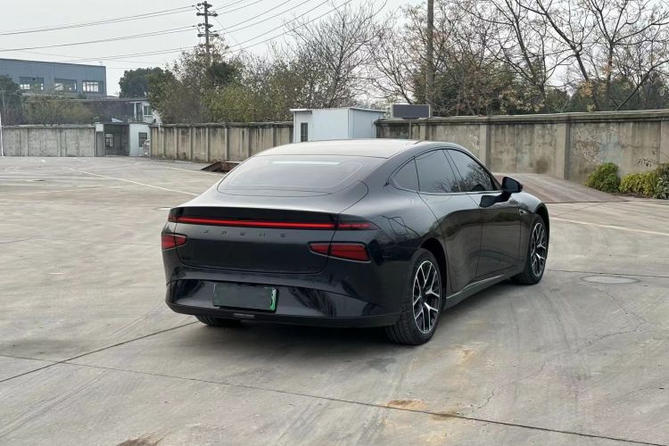 小鹏P7 2023款 P7i 702 Pro车身外观6011