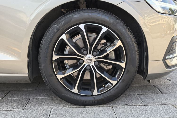 沃尔沃S60 2022款 B4 智逸豪华版车身外观6008