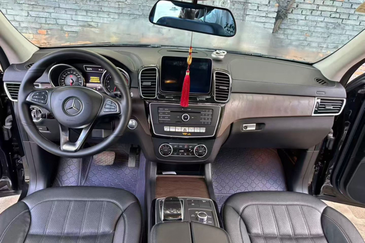 奔驰GLE 2017款 GLE 320 4MATIC 豪华型中控内饰7003