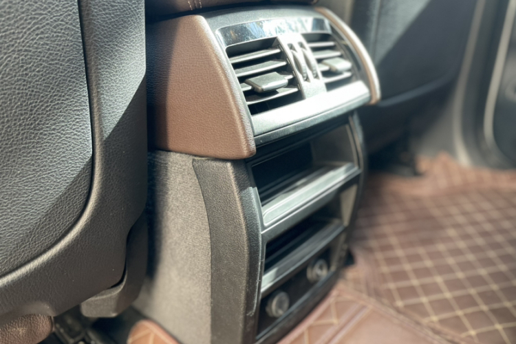 宝马X5(进口) 2015款 xDrive28i中控内饰7012