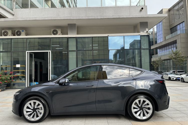 特斯拉 Model Y 2025款 长续航全轮驱动 首发版局部细节9008