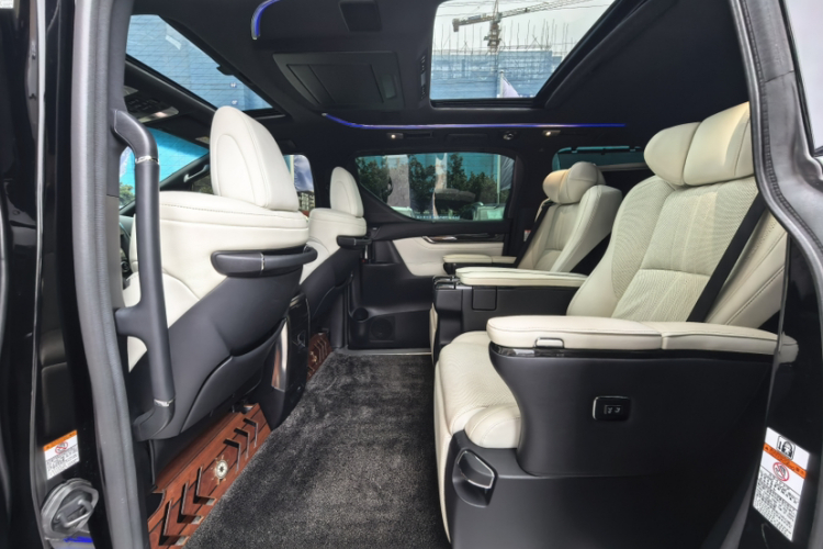 雷克萨斯LM 2020款 300h 七座隽雅版中控内饰7010