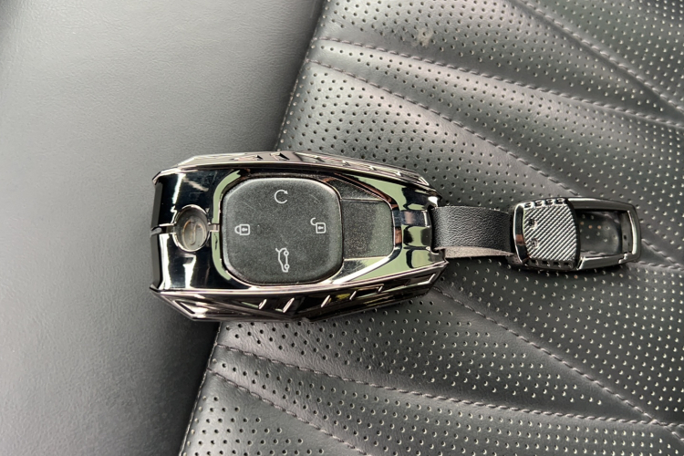 广汽传祺 传祺GS8 2022款 领航系列 2.0TGDI 两驱尊贵版（七座）中控内饰7001