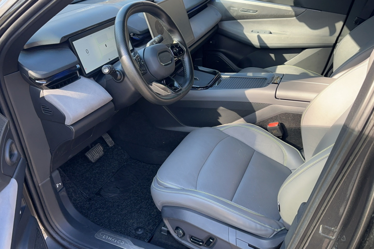 领克08 EM-P 2025款 120km 长续航Pro中控内饰7001