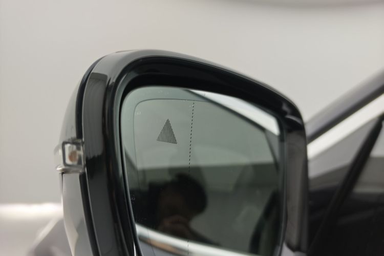 宝马5系新能源 2021款 535Le 先锋版M运动套装局部细节9013