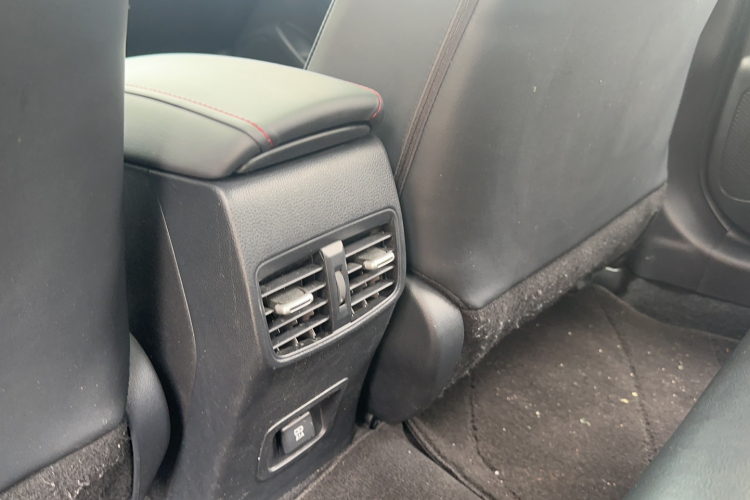 丰田 雷凌 2021款 185T CVT运动版中控内饰7008