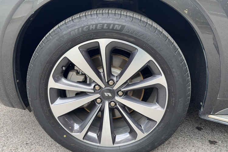 理想汽车 理想ONE 2020款 增程6座版车身外观6006