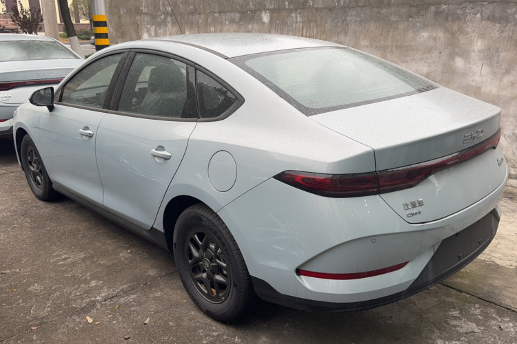 比亚迪 秦PLUS 2025款 DM-i 智驾版 55KM领先型车身外观6005