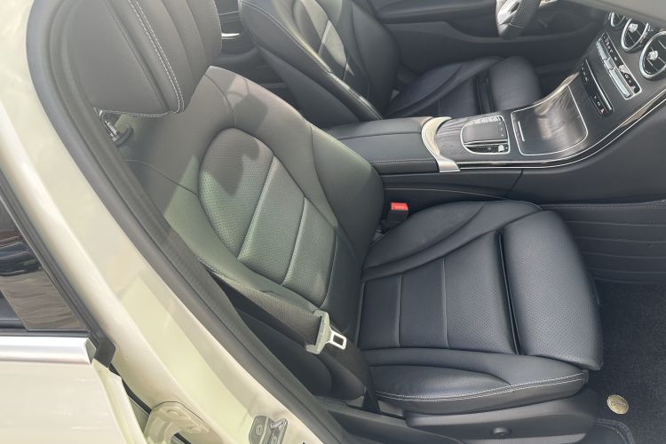 奔驰C级 2020款 C 260 L 运动版局部细节41