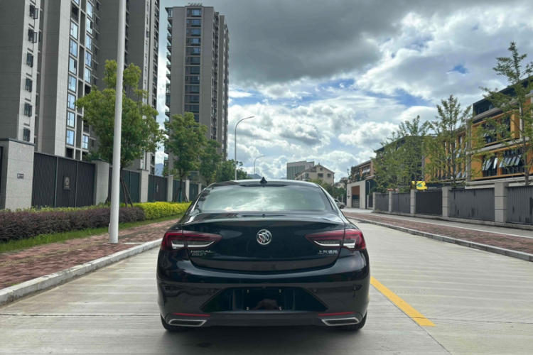 别克 君威 2020款 552T 豪华型车身外观6004